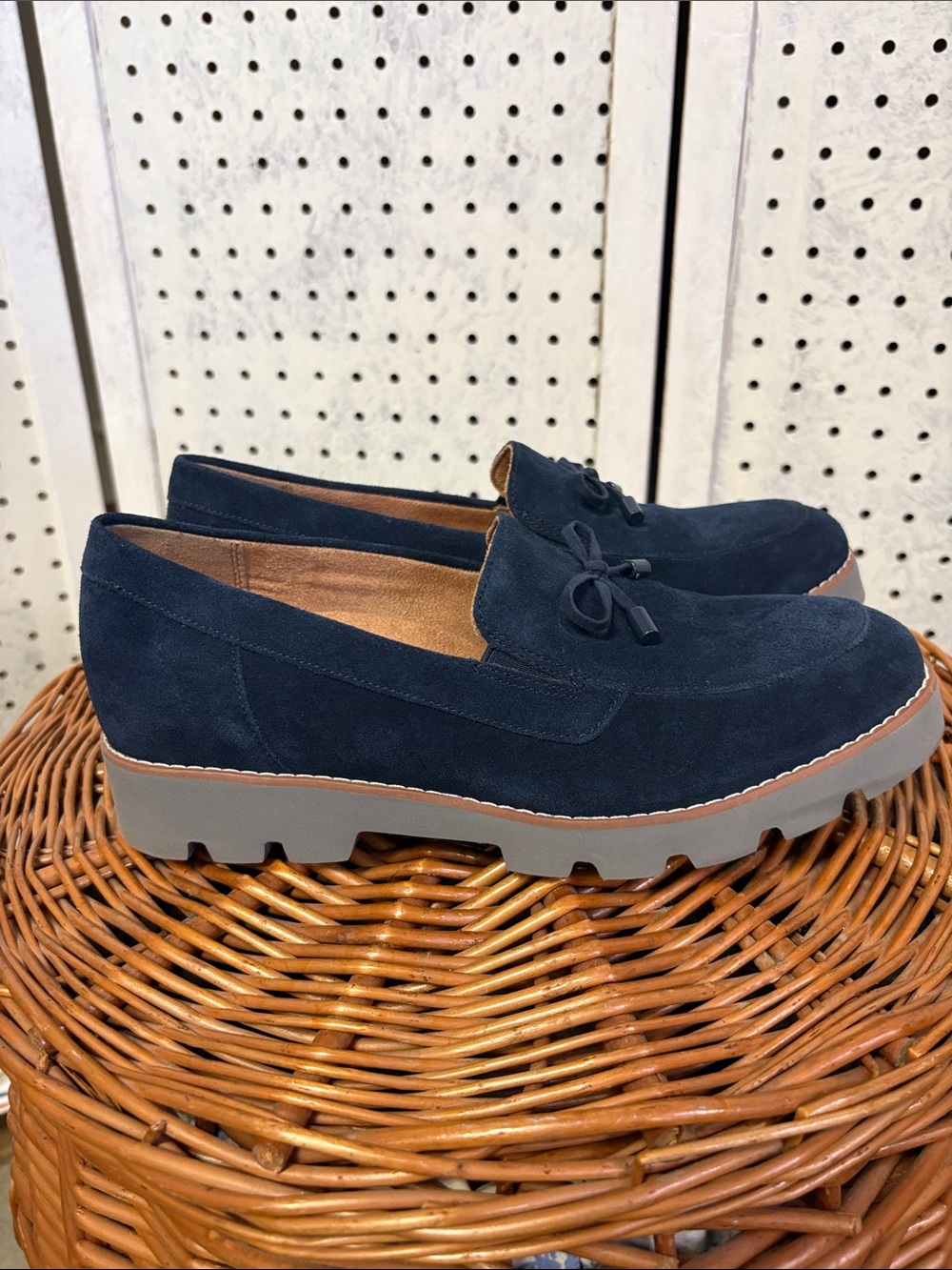 Vionic suede - Picture 7 of 9